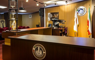 سالن همایش مدرسه قهوه ایران