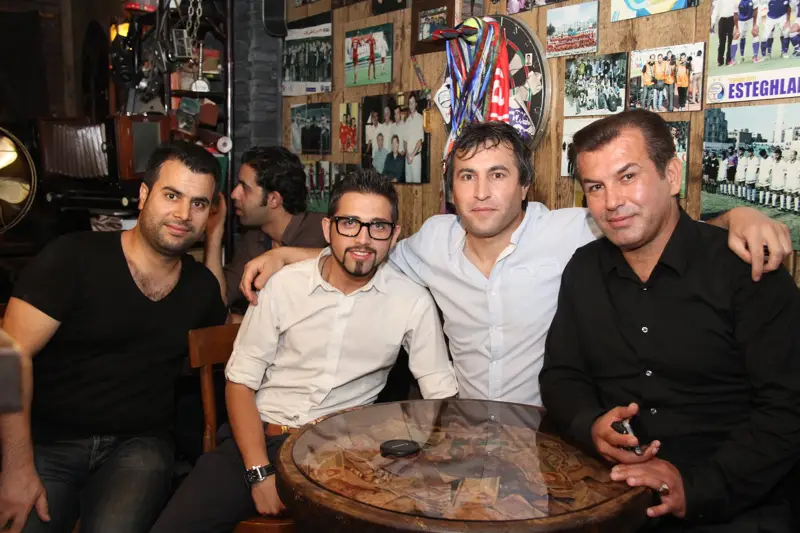 تاریخچه کافه پاییز ۹۸ | کافه نوستالژیک تهران