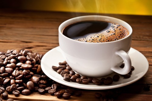 نوشیدن قهوه باعث کم آب شدن بدن نمی‌شود.