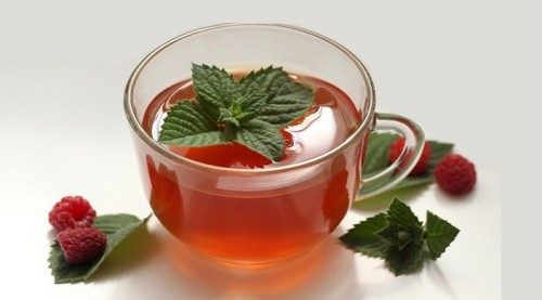 چای گیاهی کرن‌بری و نعناع